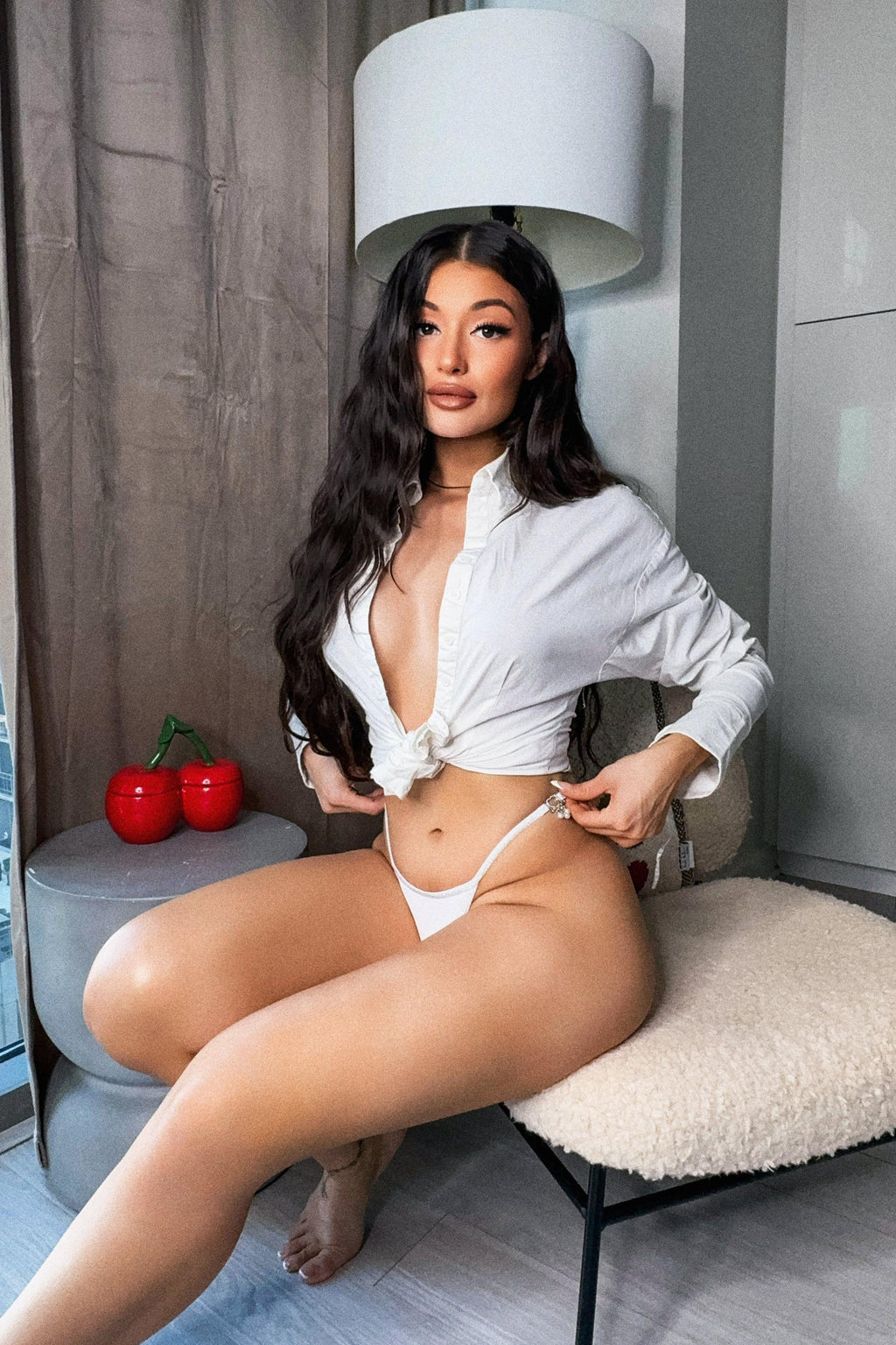 Julia Thong - White